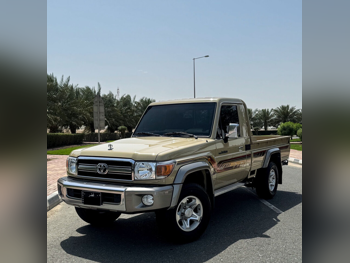 تويوتا  لاند كروزر  ال اكس  2022  عادي  63,000 كم  6 سلندر  دفع رباعي  بيكب  بيج