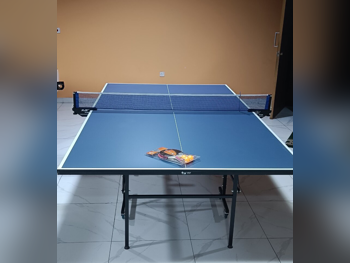 ازرق  طاولة تنس ( بنق بونق )