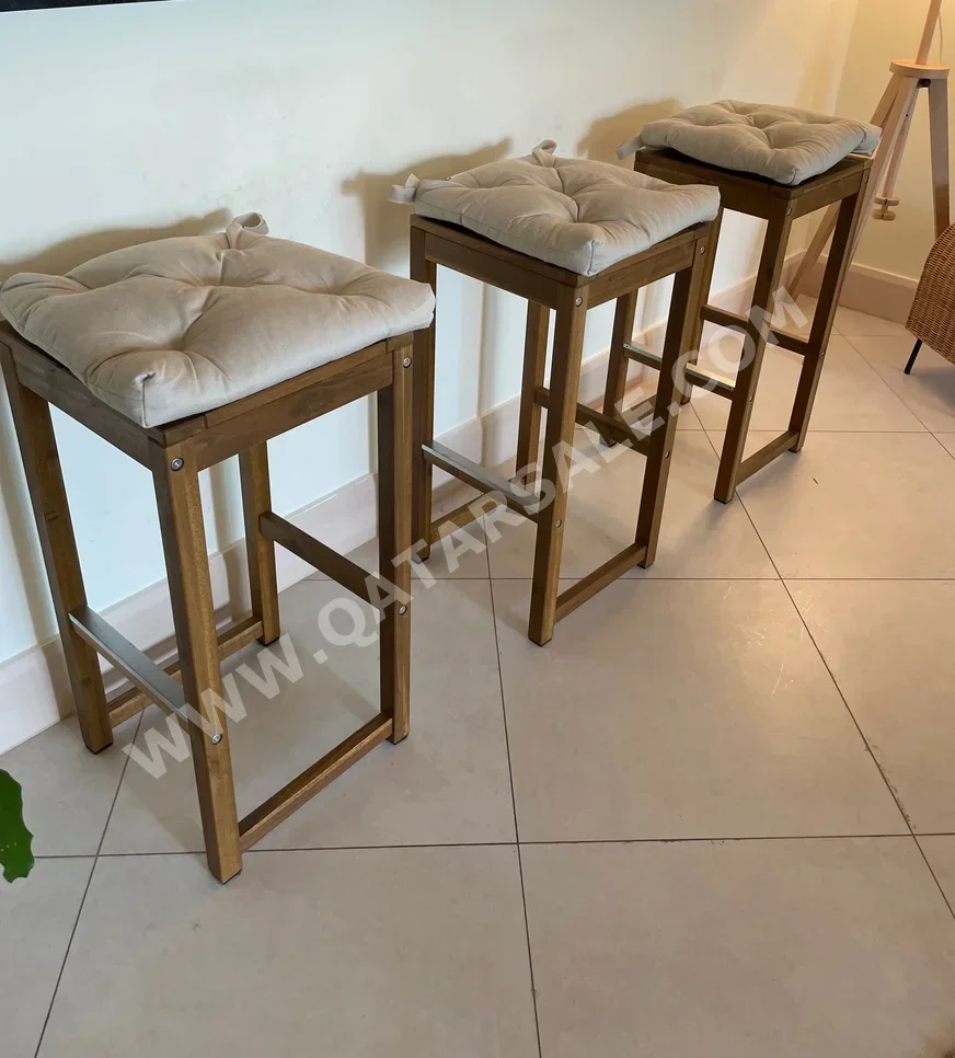 الأرائك والكنب والكراسي كرسي  - اللون البيج