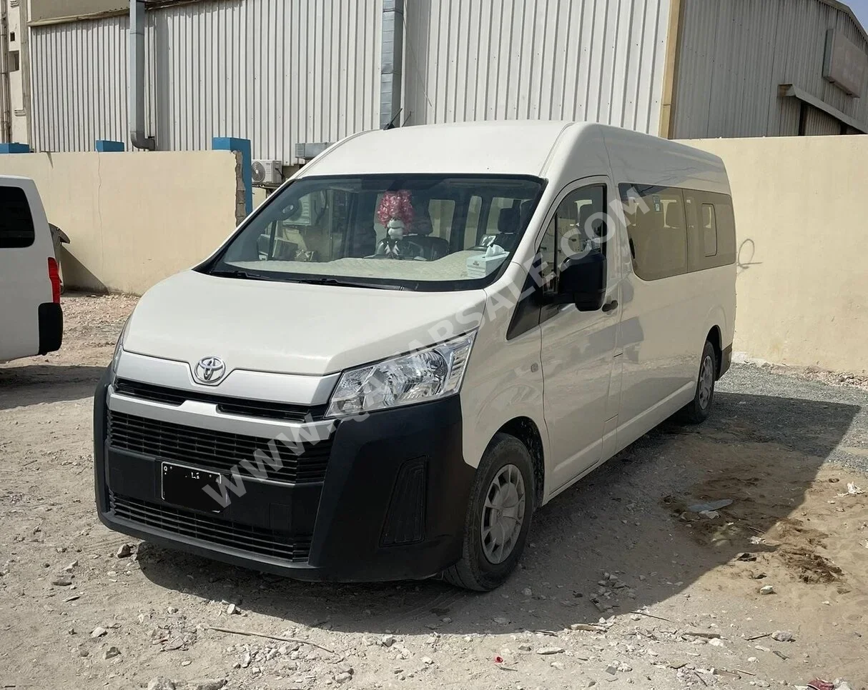 تويوتا  هايس  2023  عادي  198,000 كم  6 سلندر  سحب امامي  فان \ باص  أبيض  تحت الضمان