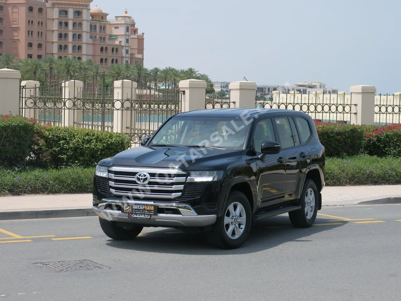 تويوتا  لاند كروزر  جي اكس ار  2022  اوتوماتيك  80,000 كم  6 سلندر  دفع رباعي  اس يو في  أسود