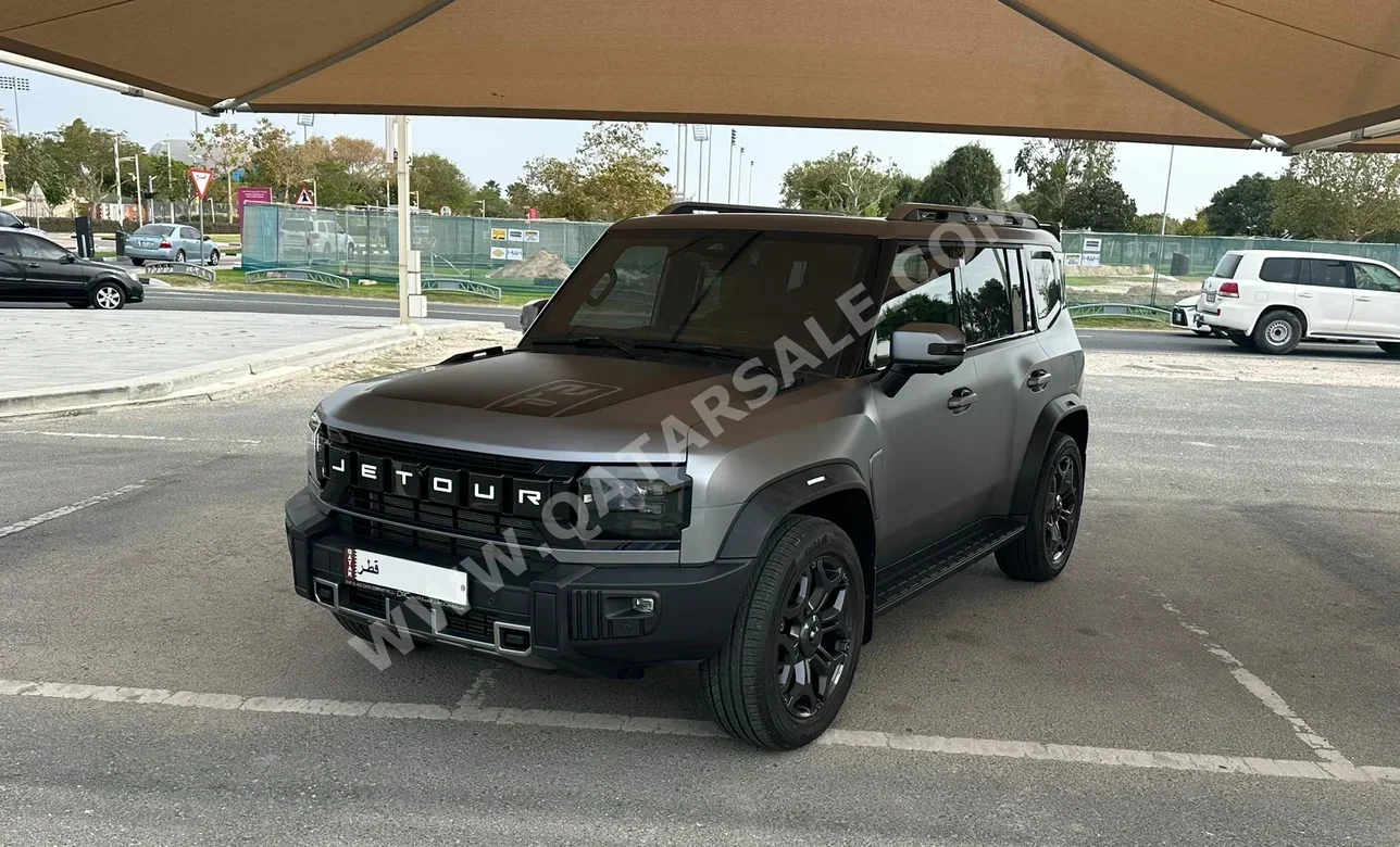 جيتور  تي 2  2024  اوتوماتيك  9,000 كم  4 سلندر  دفع رباعي  اس يو في  رمادي