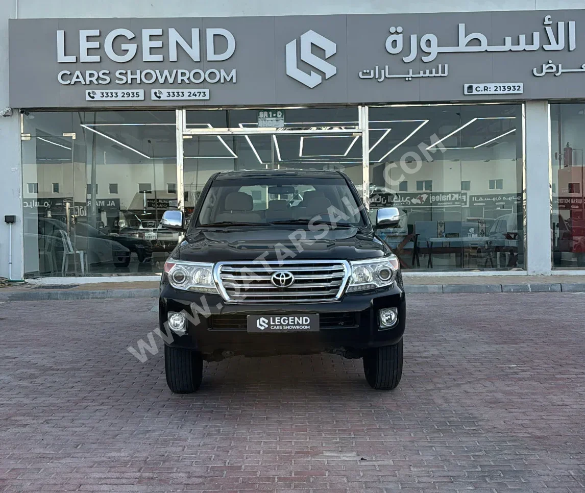 Toyota  Land Cruiser  GXR - Limited  2015  Automatic  287,000 Km  8 Cylinder  Four Wheel Drive (4WD)  SUV  Black