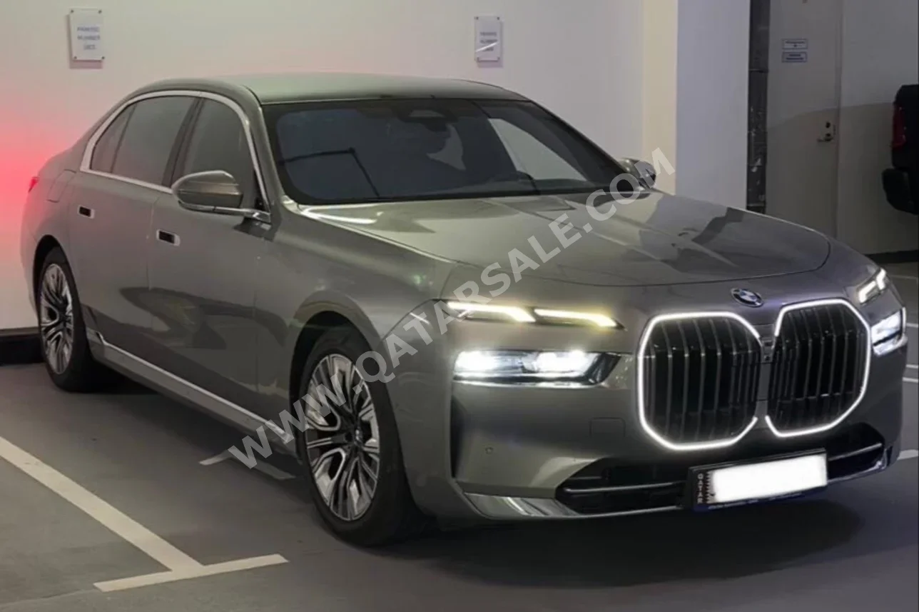 BMW  7-Series  735 Li  2023  Automatic  34,000 Km  6 Cylinder  All Wheel Drive (AWD)  Sedan  Gray  With Warranty