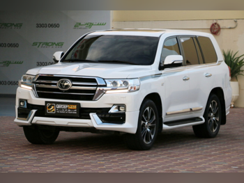 Toyota  Land Cruiser  VXR  2020  Automatic  137,000 Km  8 Cylinder  Four Wheel Drive (4WD)  SUV  White