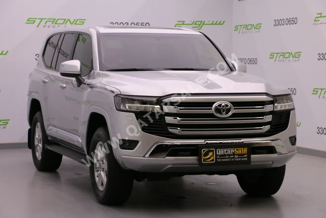 تويوتا  لاند كروزر  جي اكس ار توين توربو  2022  اوتوماتيك  86,000 كم  6 سلندر  دفع رباعي  اس يو في  فضي  تحت الضمان