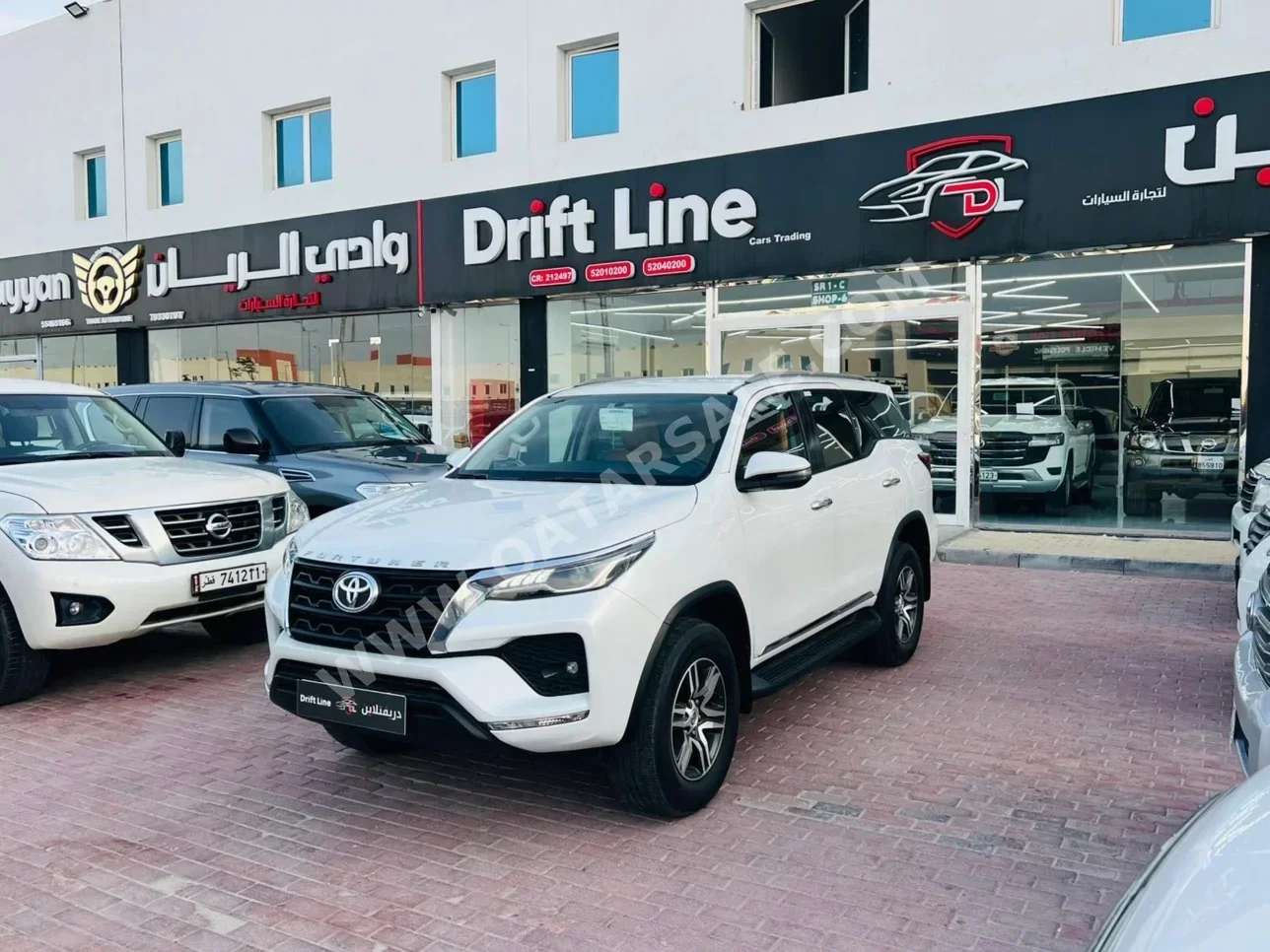 Toyota  FJ Cruiser  2023  Automatic  142,000 Km  6 Cylinder  Four Wheel Drive (4WD)  SUV  White  With Warranty
