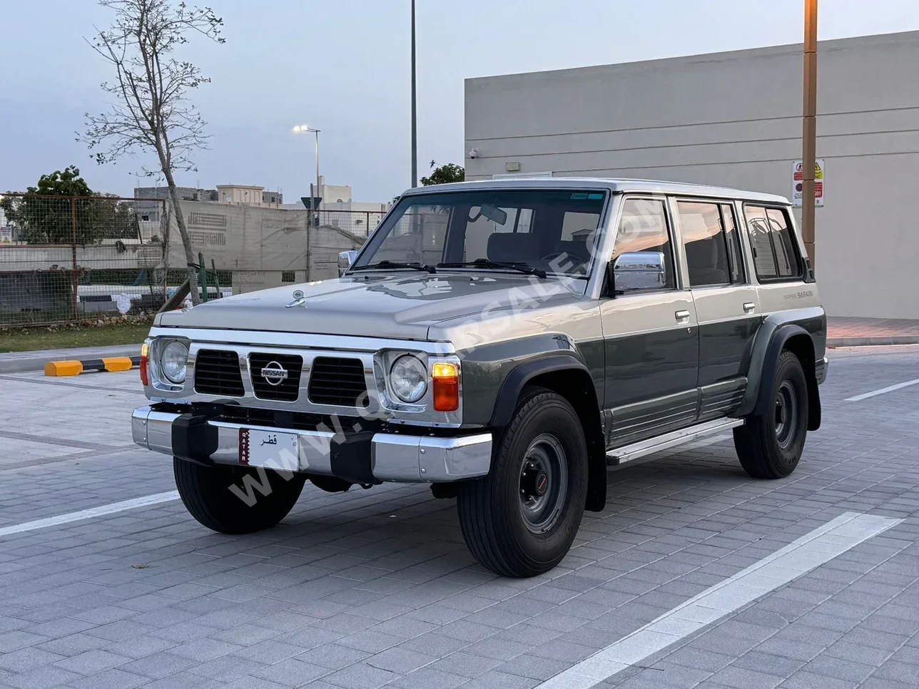 Nissan  Patrol  Super Safari  1993  Automatic  110,000 Km  6 Cylinder  Four Wheel Drive (4WD)  SUV  Green and Gold