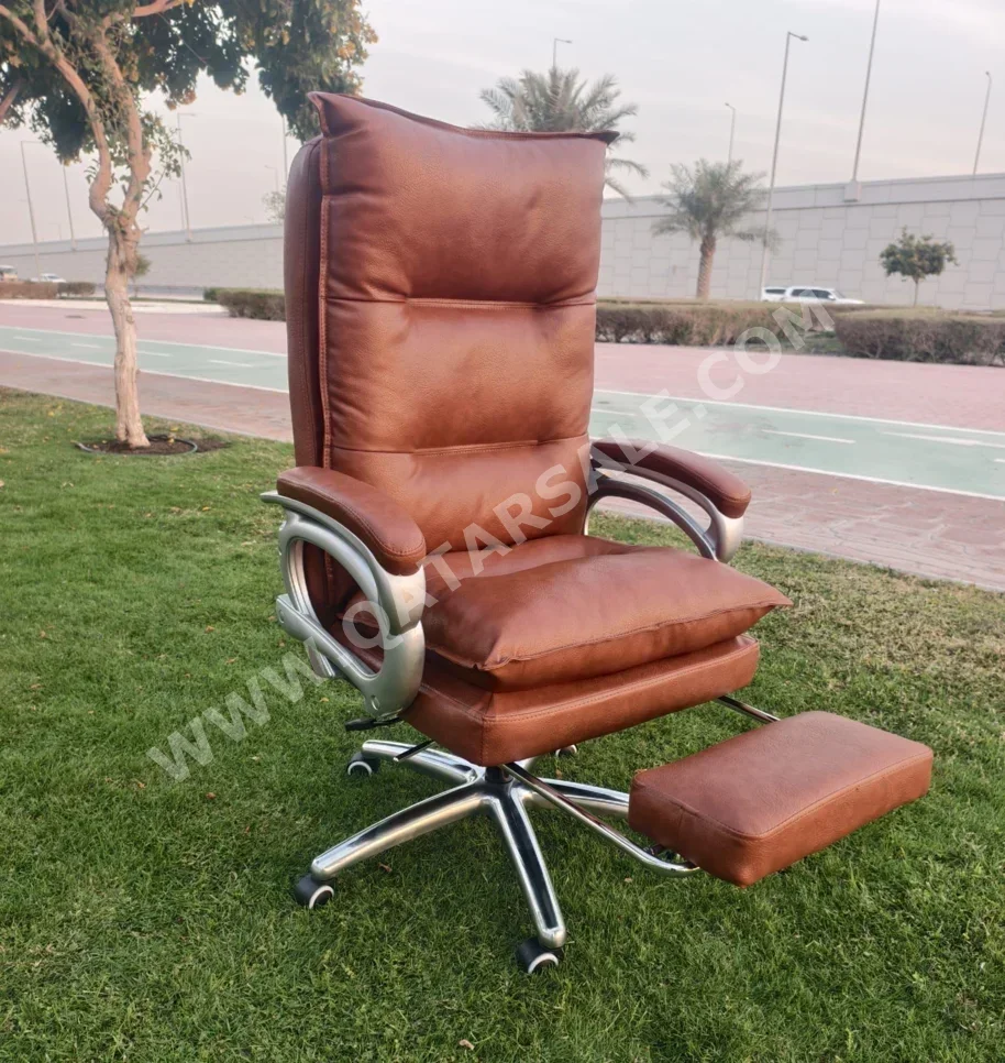 كراسي مكتب لايف ستايل  - كرسي المدير  - أحمر