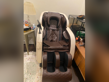 كرسي التدليك بيست مساج  أبيض  الصين  M8  كل الجسم  رباعي الأبعاد