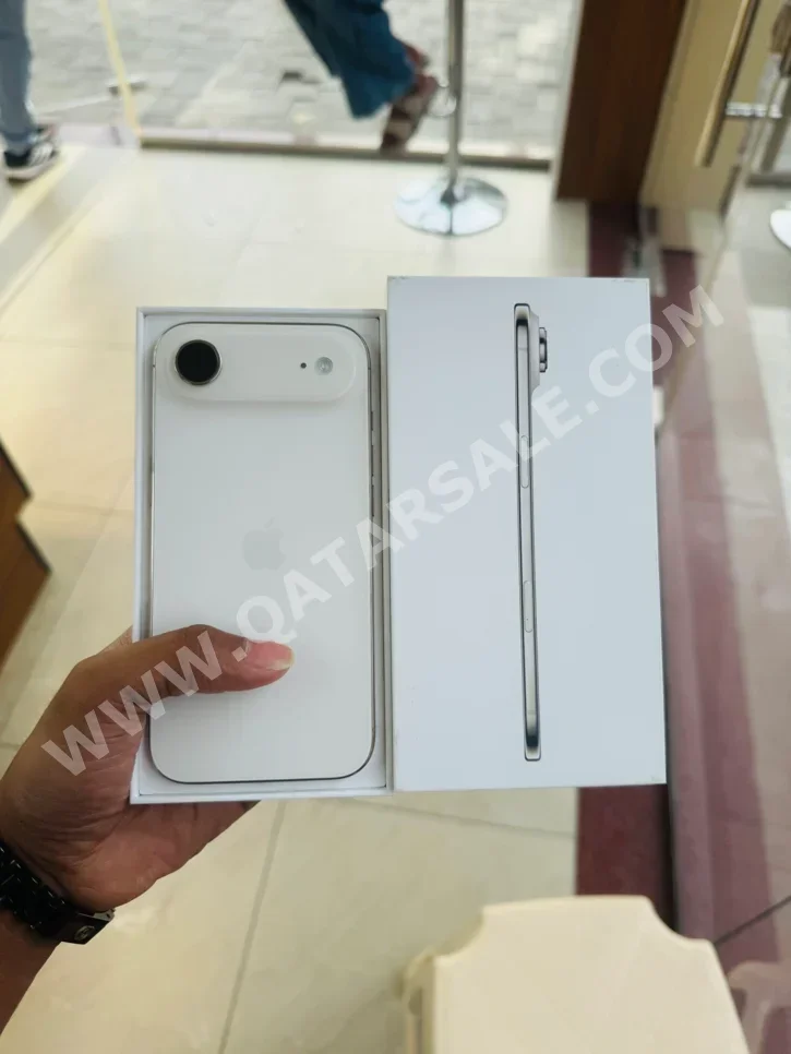 هواتف نقالة ابل  - ايفون 17  - اير  - ذهبي  - 256 جيجابايت