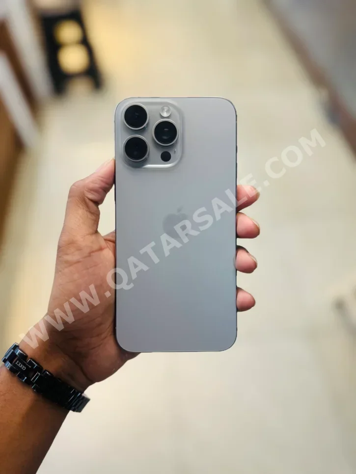 هواتف نقالة ابل  - ايفون 15  - برو ماكس  - تيتانيوم طبيعي  - 256 جيجابايت