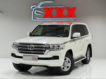 Toyota  Land Cruiser  GXR  2021  Automatic  233,000 Km  6 Cylinder  Four Wheel Drive (4WD)  SUV  White