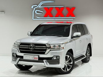 Toyota  Land Cruiser  VXR- Grand Touring S  2020  Automatic  229,000 Km  8 Cylinder  Four Wheel Drive (4WD)  SUV  Silver