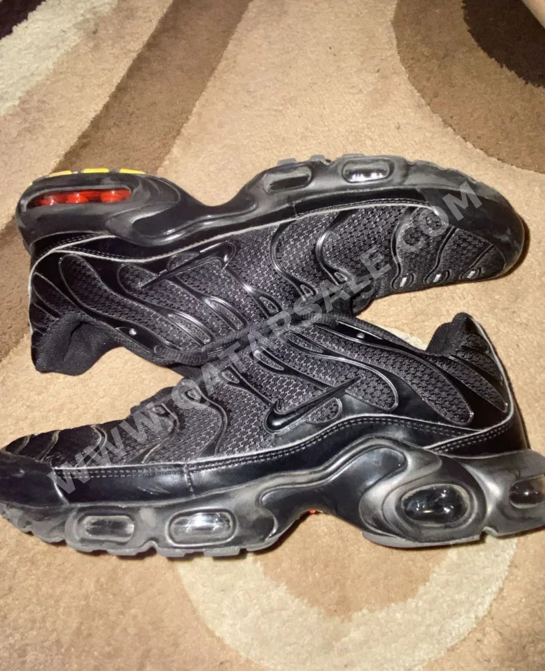 أحذية نايكي  أسود مقاس 43  رجالي