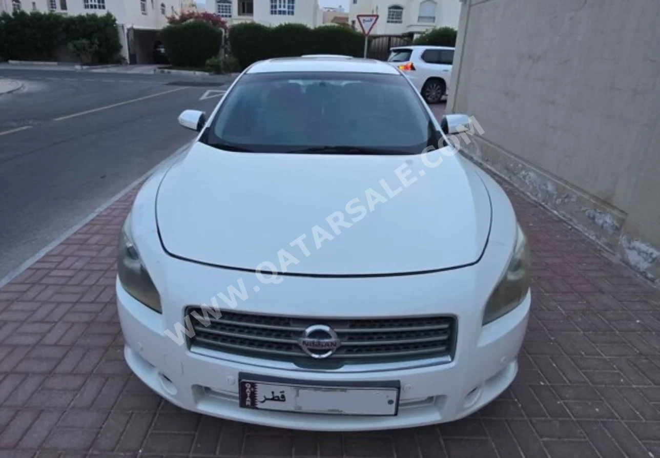 Nissan  Maxima  SV  2012  Tiptronic  141,000 Km  6 Cylinder  Front Wheel Drive (FWD)  Sedan  Pearl