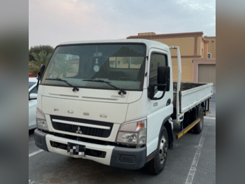 Mitsubishi  Fuso Canter  2019  Manual  400,000 Km  4 Cylinder  Rear Wheel Drive (RWD)  Pick Up  White