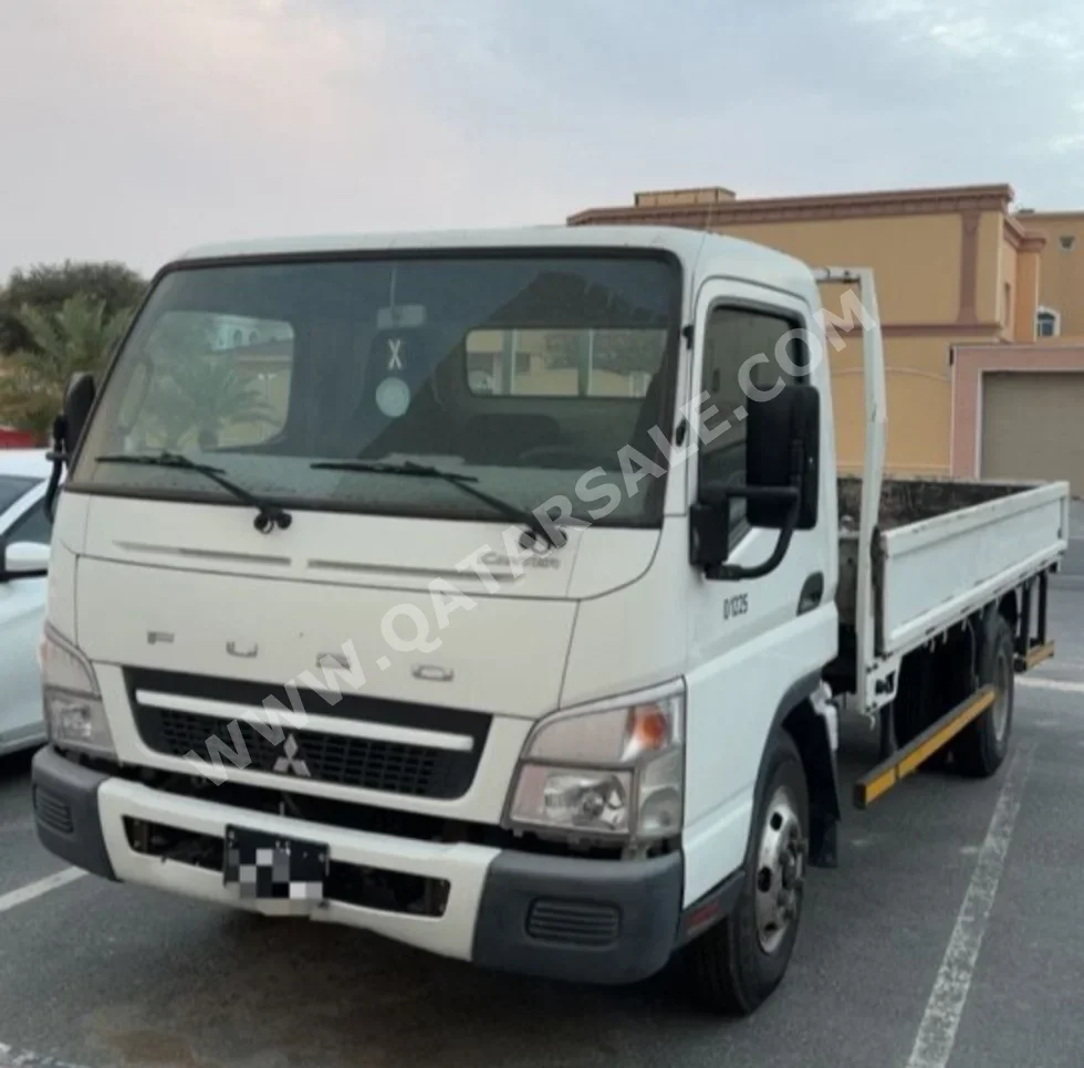 Mitsubishi  Fuso Canter  2019  Manual  400,000 Km  4 Cylinder  Rear Wheel Drive (RWD)  Pick Up  White