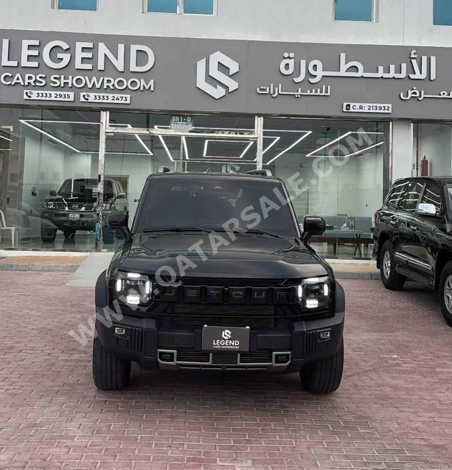 Jetour  T2  Luxury  2025  Automatic  20,000 Km  4 Cylinder  Four Wheel Drive (4WD)  SUV  Black  With Warranty