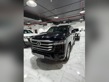 تويوتا  لاند كروزر  جي اكس ار توين توربو  2022  اوتوماتيك  114,000 كم  6 سلندر  دفع رباعي  اس يو في  أسود