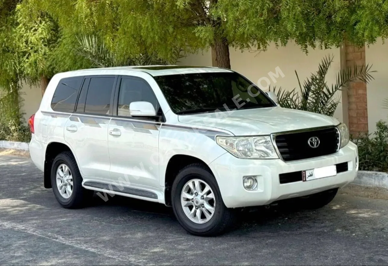 Toyota  Land Cruiser  GX  2013  Automatic  257,000 Km  6 Cylinder  Four Wheel Drive (4WD)  SUV  Pearl