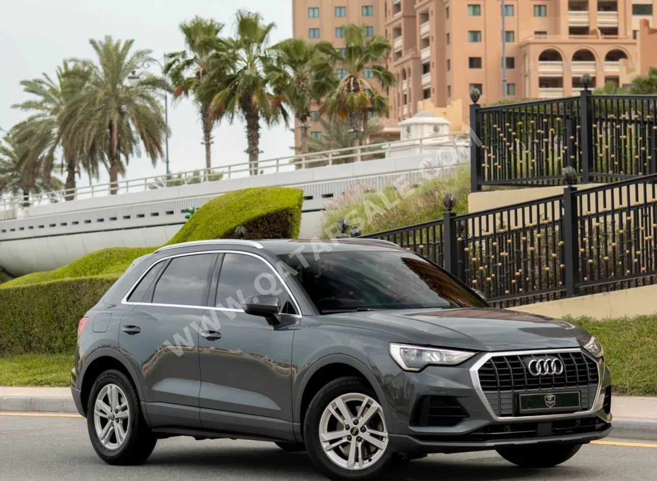 اودي  كيو 3  3.0 تي اف اس اي  2021  اوتوماتيك  50,000 كم  6 سلندر  دفع كلي مستمر  اس يو في  رمادي وأسود  تحت الضمان