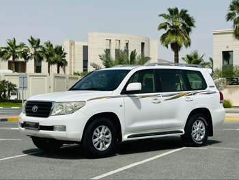 تويوتا  لاند كروزر  جي اكس  2011  اوتوماتيك  392,000 كم  6 سلندر  دفع رباعي  اس يو في  أبيض