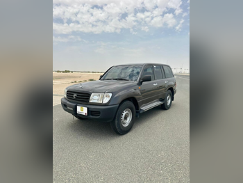 Toyota  Land Cruiser  G  2000  Manual  547,210 Km  6 Cylinder  Four Wheel Drive (4WD)  SUV  Gray