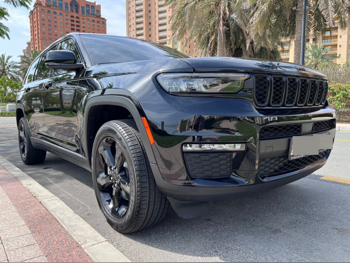 Jeep  Grand Cherokee  Limited L  2023  Automatic  77,000 Km  6 Cylinder  Four Wheel Drive (4WD)  SUV  Black  With Warranty