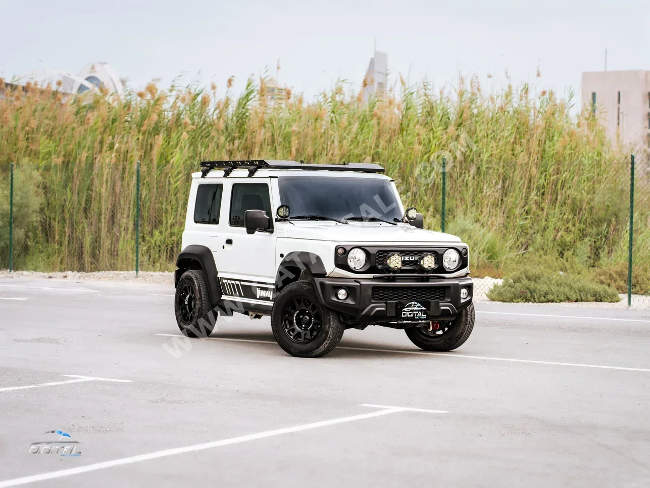 سوزوكي  جمني  2023  اوتوماتيك  259,000 كم  4 سلندر  دفع رباعي  اس يو في  أسود