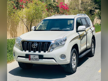 تويوتا  برادو  2016  اوتوماتيك  195,000 كم  4 سلندر  دفع رباعي  اس يو في  أبيض