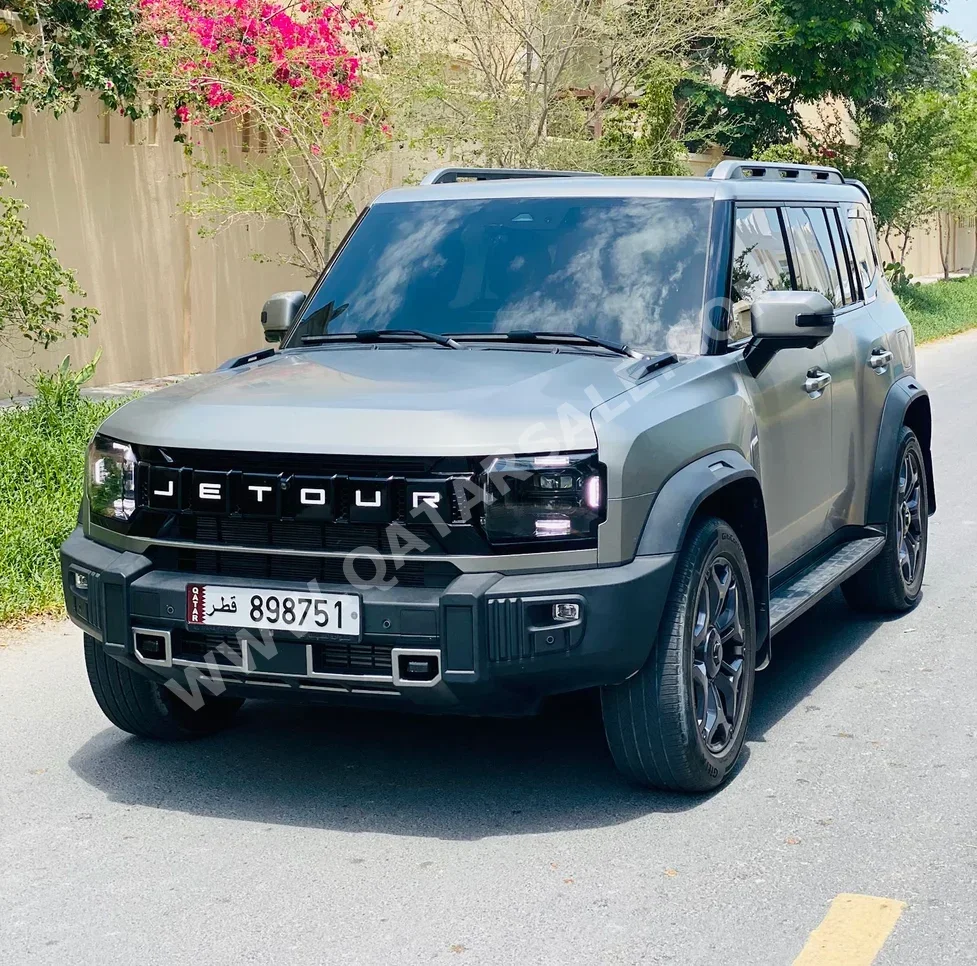 Jetour  T2  Luxury  2025  Automatic  52,000 Km  4 Cylinder  Four Wheel Drive (4WD)  SUV  Gray  With Warranty