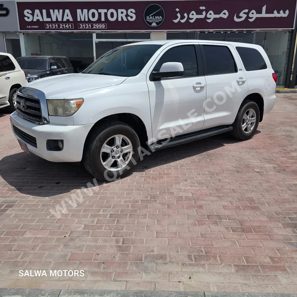 Toyota  Sequoia  SR5  2012  Automatic  370,000 Km  8 Cylinder  Four Wheel Drive (4WD)  SUV  White