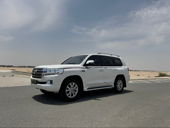 Toyota  Land Cruiser  GXR  2021  Automatic  113,000 Km  6 Cylinder  Four Wheel Drive (4WD)  SUV  White