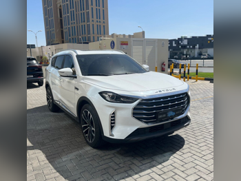 Jetour  X70  Plus  2025  Automatic  4,700 Km  4 Cylinder  Front Wheel Drive (FWD)  SUV  White  With Warranty