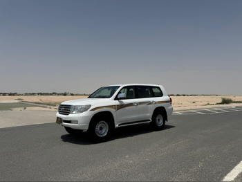 Toyota  Land Cruiser  GXR  2010  Automatic  278,000 Km  8 Cylinder  Four Wheel Drive (4WD)  SUV  White