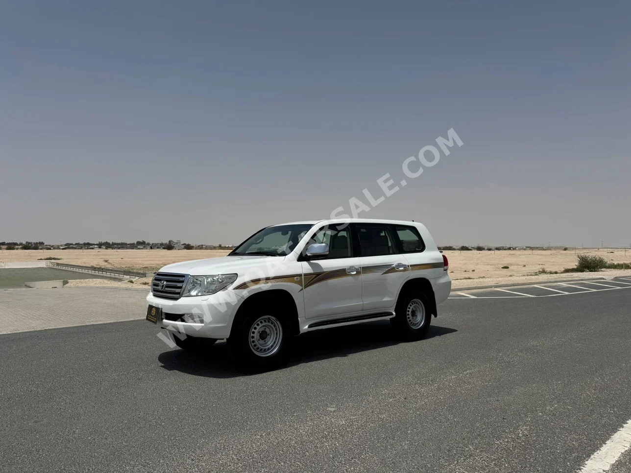 Toyota  Land Cruiser  GXR  2010  Automatic  278,000 Km  8 Cylinder  Four Wheel Drive (4WD)  SUV  White