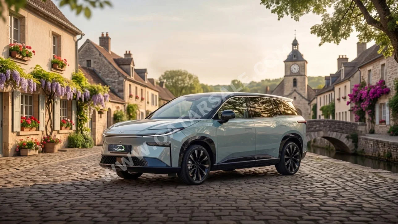 تويوتا  بي زد 4 اكس  2025  اوتوماتيك  0 كم  0 سلندر  سحب امامي  اس يو في  فضي