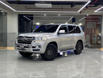 Toyota  Land Cruiser  GX  2015  Automatic  316,000 Km  6 Cylinder  Four Wheel Drive (4WD)  SUV  Silver