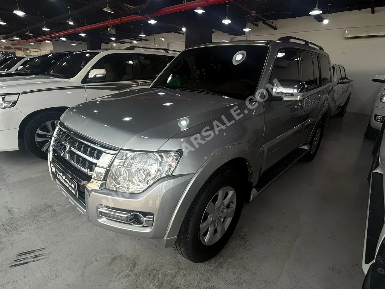 ميتسوبيشي  باجيرو  GLS  2020  اوتوماتيك  173,000 كم  6 سلندر  دفع رباعي  اس يو في  فضي