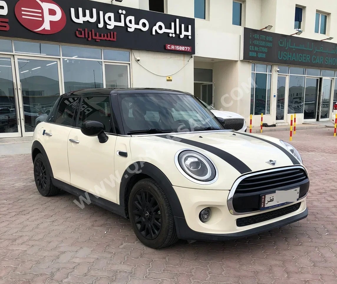 ميني  كوبر  2021  اوتوماتيك  111,000 كم  4 سلندر  سحب امامي  هاتشباك  أبيض