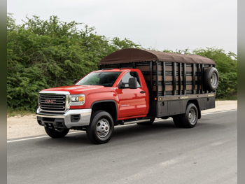 GMC  Sierra  3500 HD  2016  Automatic  11,000 Km  8 Cylinder  Four Wheel Drive (4WD)  Pick Up  Red
