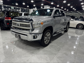 Toyota  Tundra  Platinum  2015  Automatic  267,000 Km  8 Cylinder  Four Wheel Drive (4WD)  Pick Up  Silver
