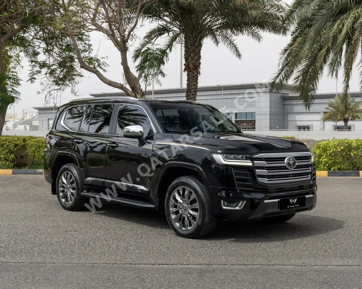 Toyota  Land Cruiser  VXR Twin Turbo  2024  Automatic  28,000 Km  6 Cylinder  Four Wheel Drive (4WD)  SUV  Black  With Warranty