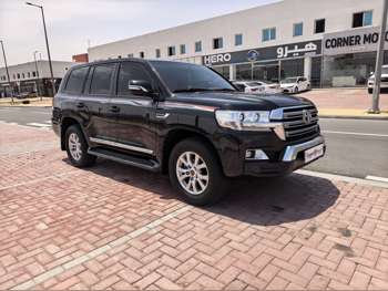 تويوتا  لاند كروزر  جي اكس ار  2021  اوتوماتيك  160,000 كم  6 سلندر  دفع رباعي  اس يو في  أسود