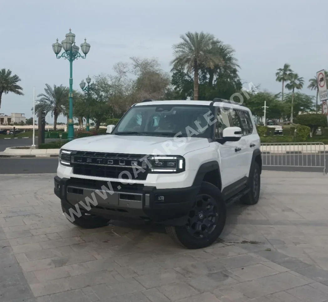 جيتور  جي 700  لاكجري  2026  اوتوماتيك  0 كم  4 سلندر  دفع رباعي  اس يو في  أبيض  تحت الضمان