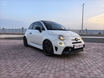 فيات  695  ابارث  2024  اوتوماتيك  13,000 كم  4 سلندر  سحب امامي  هاتشباك  أبيض  تحت الضمان