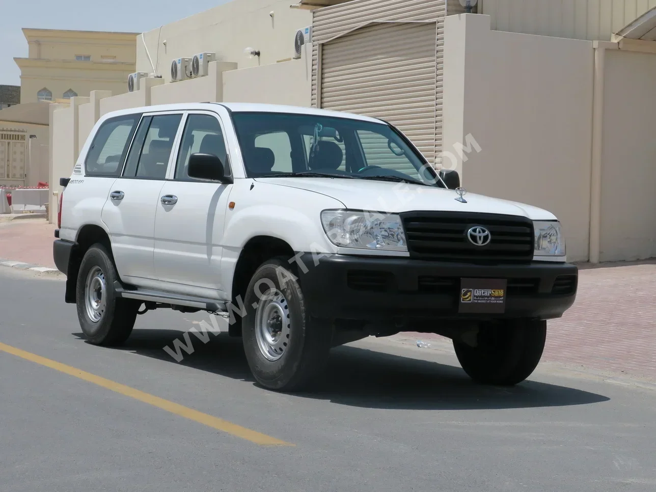 تويوتا  لاند كروزر  جي  2005  عادي  268,000 كم  6 سلندر  دفع رباعي  اس يو في  أبيض