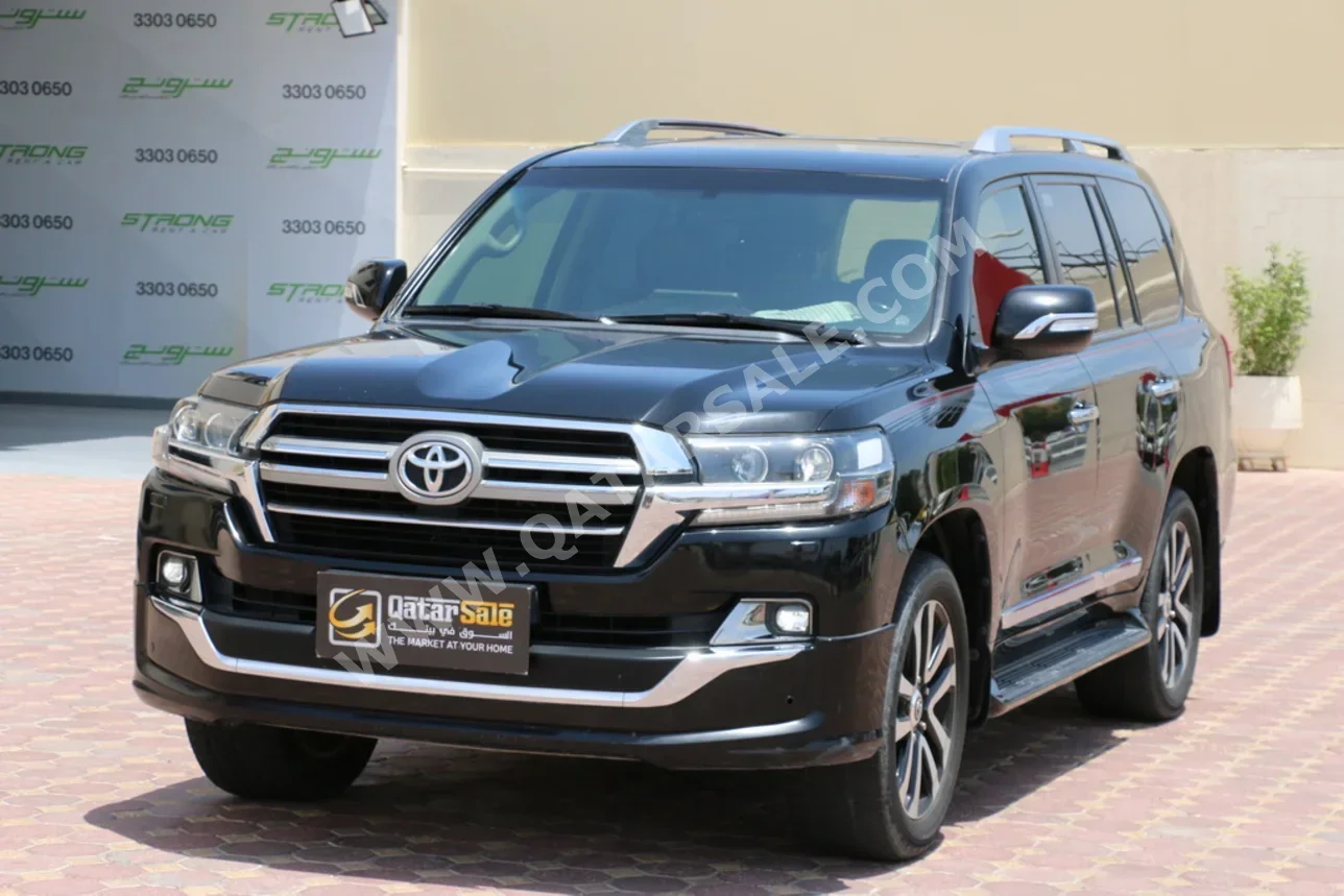 Toyota  Land Cruiser  GXR- Grand Touring  2019  Automatic  204,000 Km  8 Cylinder  Four Wheel Drive (4WD)  SUV  Black