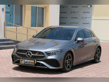 مرسيدس - بنز  ايه - كلاس  200  2025  اوتوماتيك  5,200 كم  4 سلندر  سحب امامي  هاتشباك  رمادي  تحت الضمان